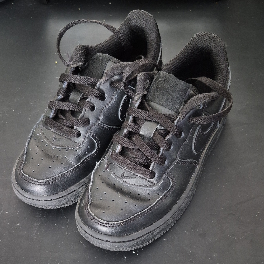 Black Nike Air Force 1 Low. Size 11C. Great Condition.